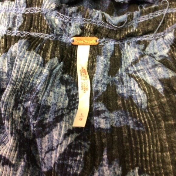 Free People Women’s Perfect Day Button Front Crop Top, size L - Picture 7 of 9